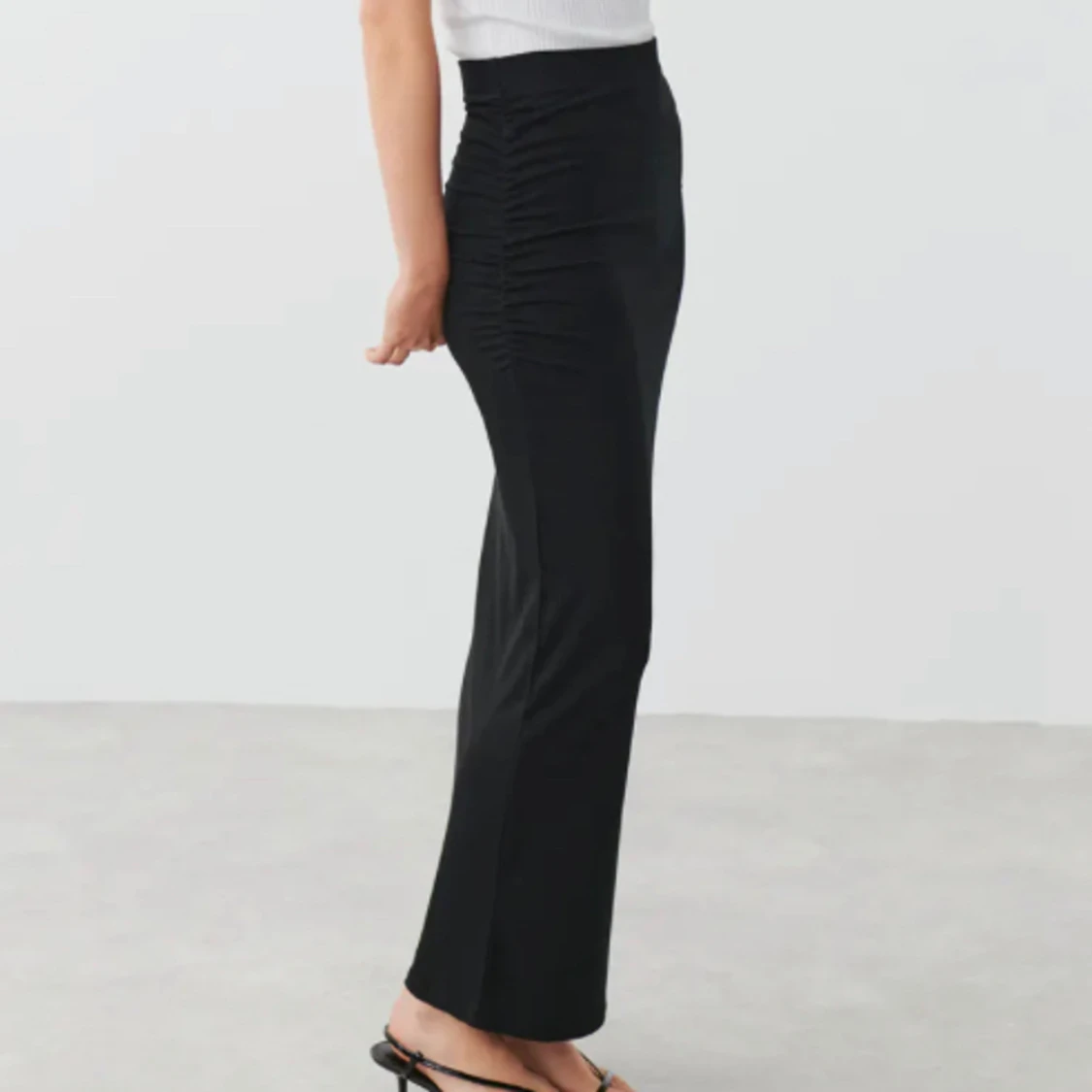 Svart Långkjol soft touch - 90