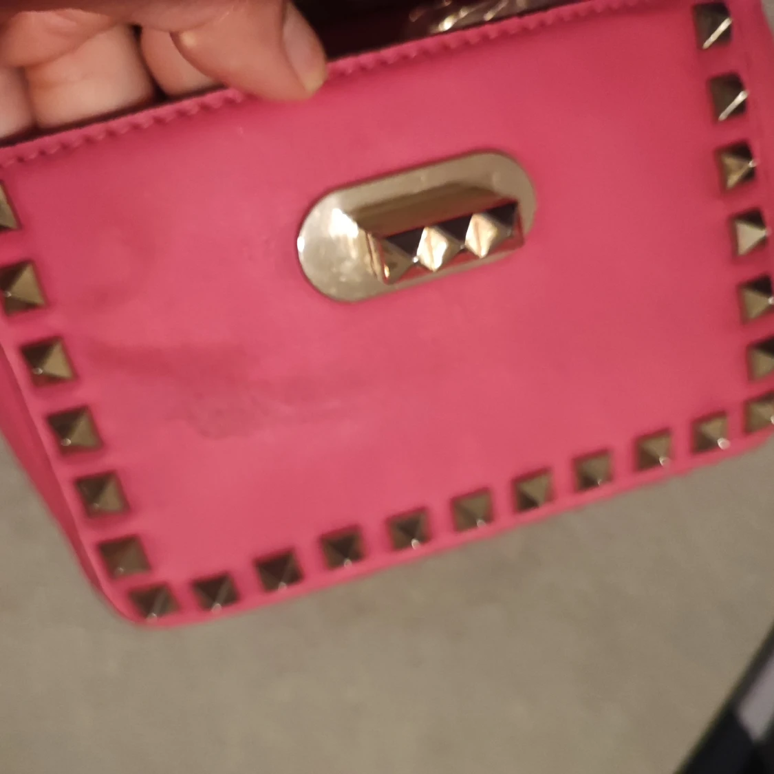 Liten handväska i rosa  - 2