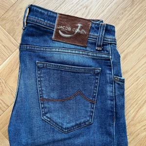 Jacob Cohën jeans - Säljer mina Jacob Cohën jeans då dessa blivit för små för mig. Storlek 32 och nypris ligger runt 5000kr. Pris kan diskuteras!