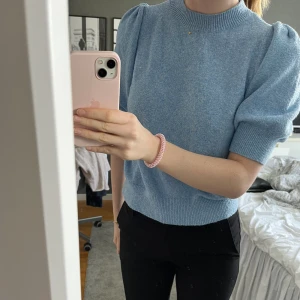 Ljusblå tröja - Super fin stickat ljusblå tröja från Vero Moda som tyvärr inte kommer till använding längre 🩵