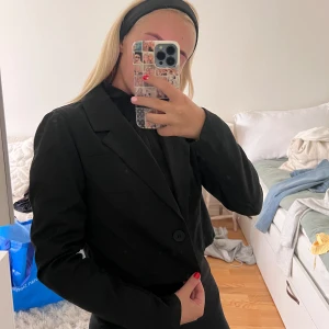 Kavaj - Kort kavaj från Vero Moda, oanvänd.