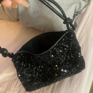 Party väska och korthållare  - Oanvända och snygga