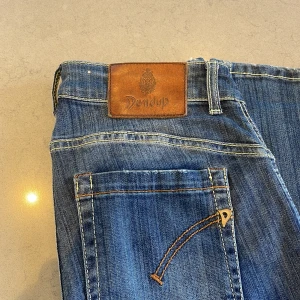 Dondup jeans  - Storlek 27, jätte fint skick och riktigt snygga 🙌