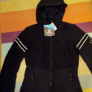 Salomon jacka  - Helt ny Salomon jacka  Storlek 40