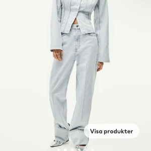 HM denim set - Säljer detta jeans setet, endast använt en gång!! Byxor storlek 36 och jacka 38