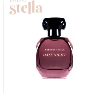 Date night parfym Rebecca Stella - Cirka 10% är använt. Hittar ej själva förpackningen till parfymen. Kan skicka fler bilder på innehåll om så önskas