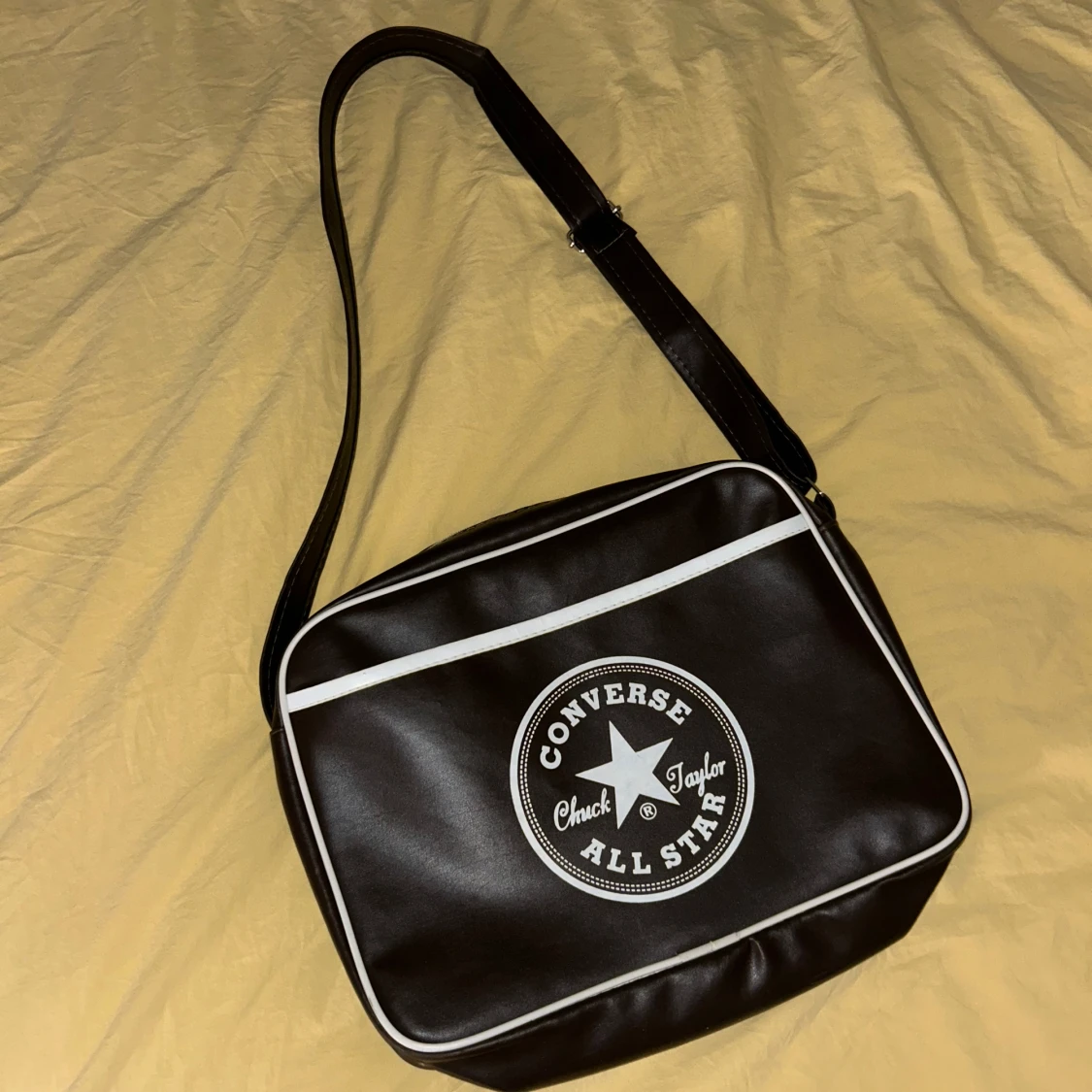 Brun converse väska - 90