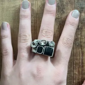Säljer denna coola ring i rostfritt stål❤️ 