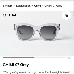 Chimi 07 Grey - Säljer mina chimis 07 grey! Aldrig använda, då jag har 2 par!  Vissa saker har plast kvar! Vanliga pris: 1250kr mitt pris: 850kr 