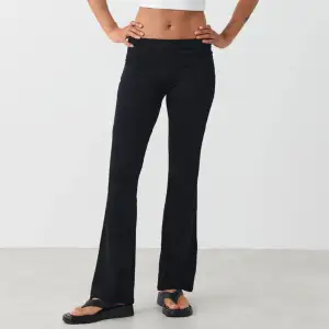 Hej! Säljer dessa Yoga pants i storlek xxs/xs. Säljer pga köpte i long size ist för short. Passar på nån runt 165-170 skulle jag kunna tänka mig! !säljer ej via köp nu!