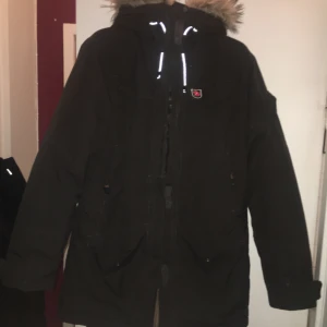 Nuuk Parka Men Vinterjacka - Helt nyanvänd, bar provat på den. Var en present från någon.