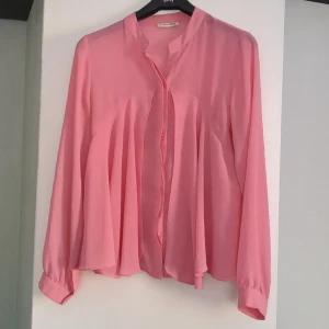 Blus - Fin blus nyskick. Passar xs-m.