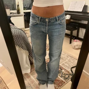 Low waisted jeans - Low waisted jeans från zara. 