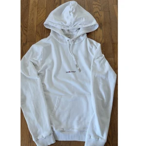 Saint Laurent hoddie  - Size S, fits M,( liten lagning på ryggen) mer bilder och frågor finns att få i PM, alt gott /Hugo 
