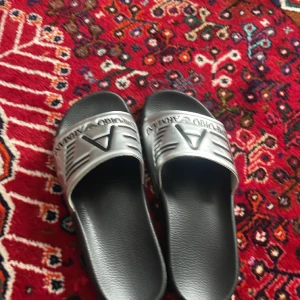 Armani tofflor  - Nya  Storlek 38