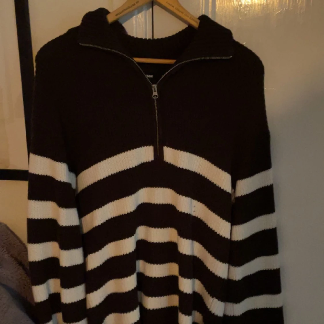 Brun&vit tröja - 91