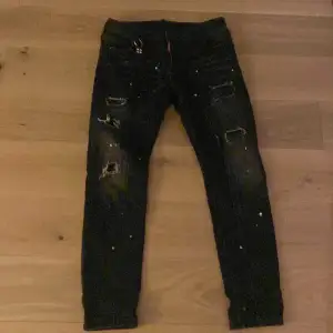 Säljer nu dessa skitsnygga disquared jeans! Helt äkta!