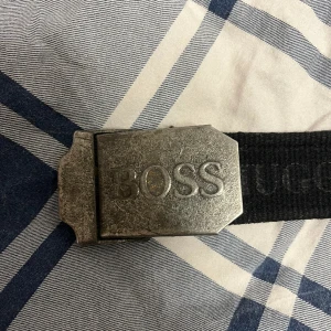 Hugo boss bälte  - Bra skick, pris kan diskuteras 