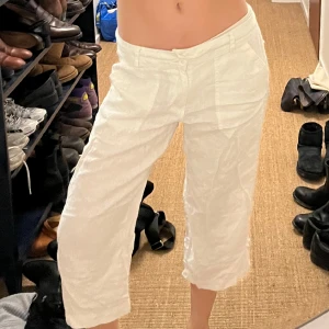 Trekvarts byxor i linne! 🌟 - Här har vi ett par trekvartsbyxor i linnetyg!  Som är perfekta inför sommaren🌟 Jag har tyvärr inte fått någon användning för dom. 