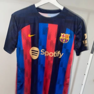Barcalona tröja - Hög kvalitet, helt ny, 22-23 säsongen