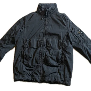 C.P Company jacka (S) - En schysst CP company jacka, äkta givetvis. Fråga om QR-koden i dm.