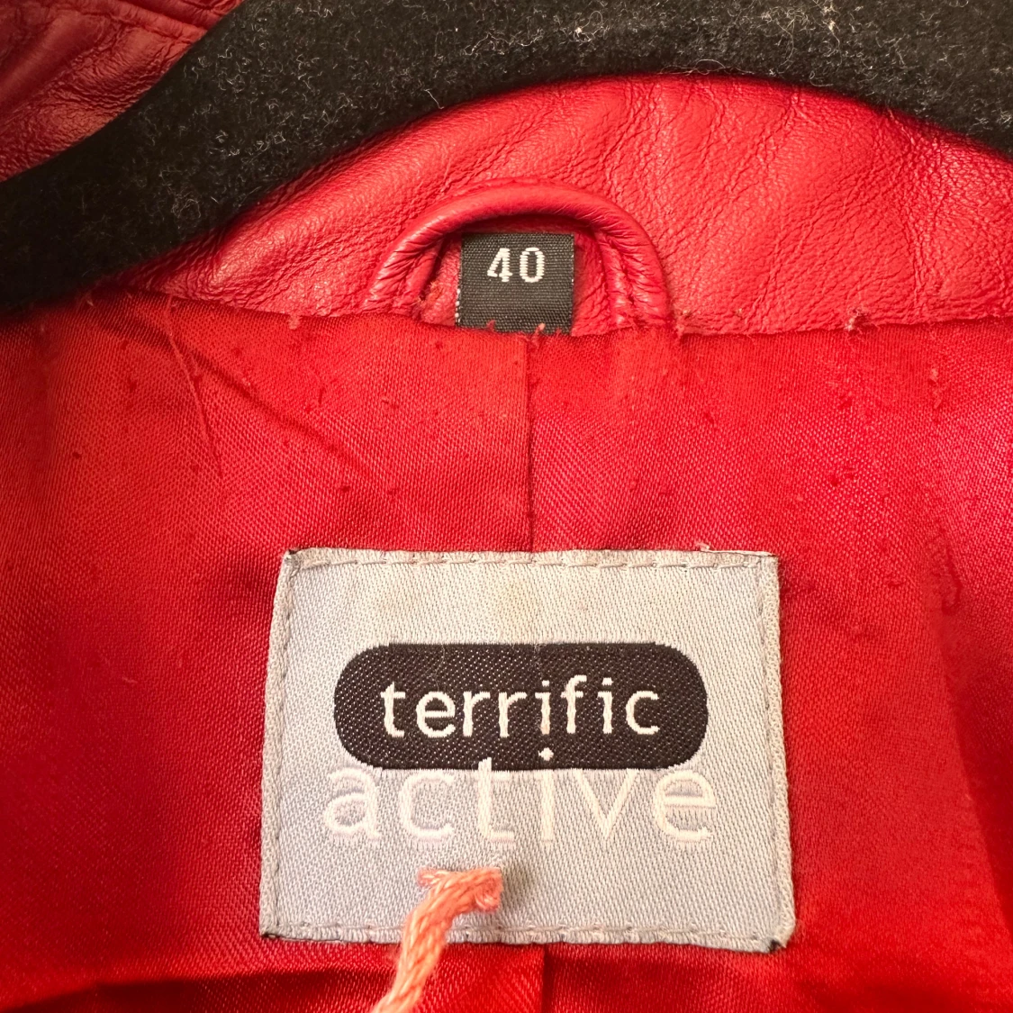Röd skinnjacka från Terrific Active - 91