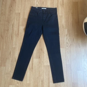 Levi’s jeans - W28/L28