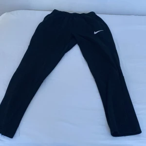 Nike trängs byxor - Super sköna och bra material för träning.