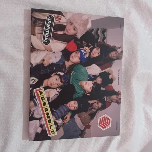 TripleS Assemble Album - Deras pc är typ en nft, och man kan inte ta emot den då förra ägaren redan tog emot den 😞