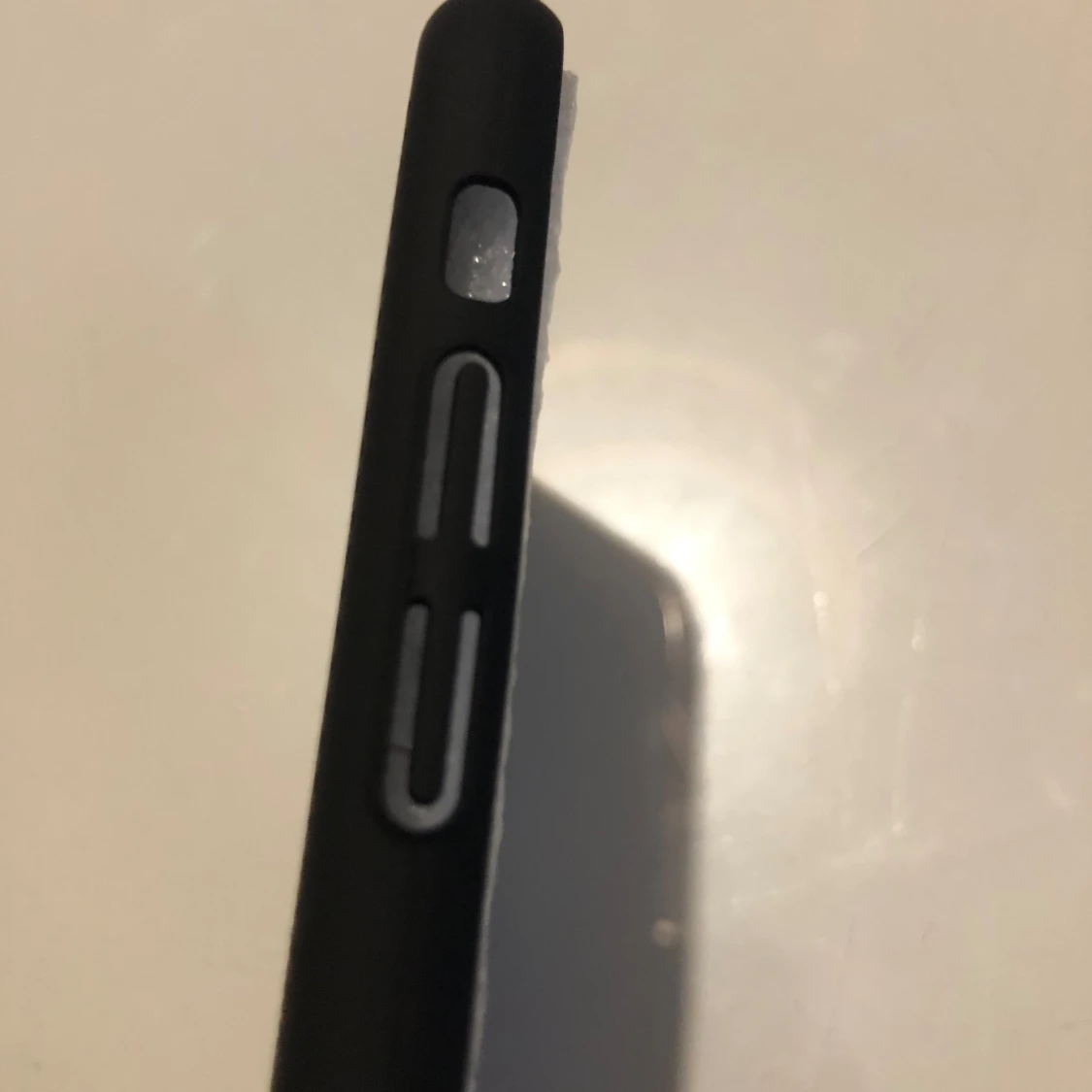 Colorfone iPhone Xs Max Skal Med Hål svart  - 91