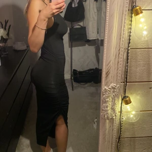 Lång klänning - Superfin långklänning som bara har använts 1 gång 😍