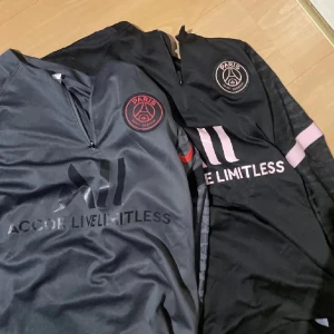 2 psg tracksuits - Okej kvalitet
