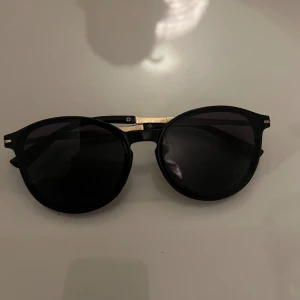 Solglasögon  - Solglasögon & Mycket bra skick