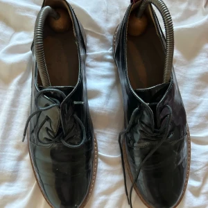 Svarta kostymskor - Sparsamt använda!