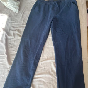 Blåa Linnebyxor  - Använda endast en gång.