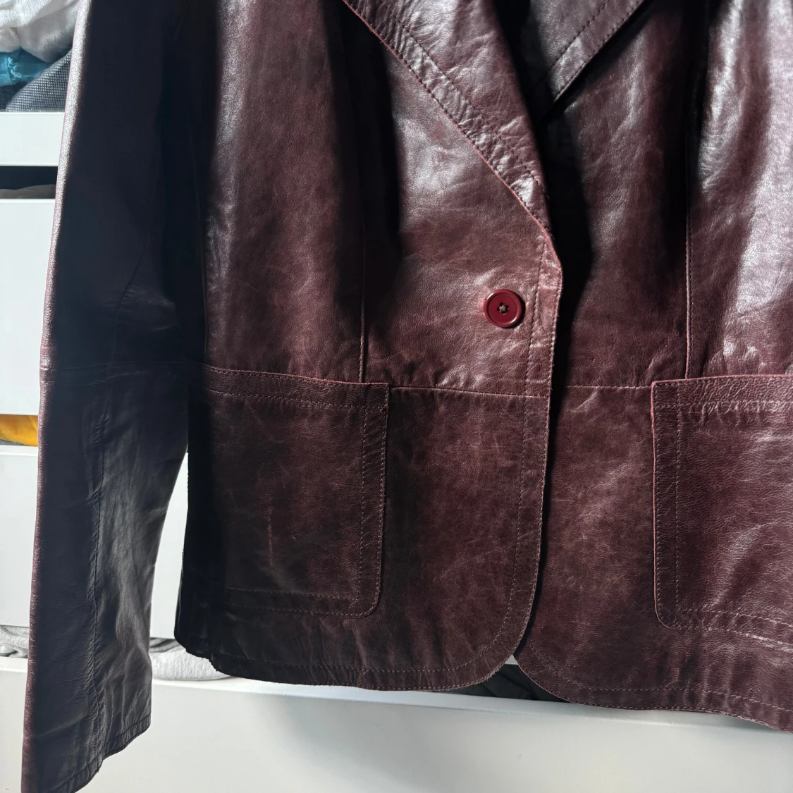 Vinröd läderkavaj - 91