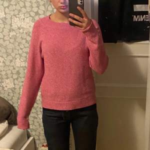 Rosa stickad tröja från Vero Moda i superbra skick 💕