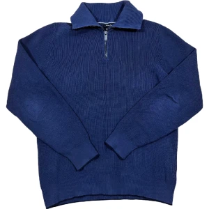 Massimo Dutti Half-Zip Tröja - Marinblå halfzip tröja från Massimo Dutti. Bra skick! Storlek M, ställ gärna frågor 😊