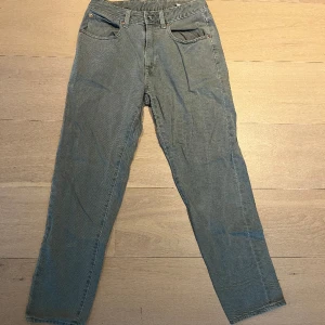 Vailent jeans - Jeans ifrån Vailent. Köpta på carlings. Storlek S men passar mig (jag har W30 L30)  