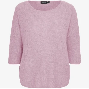 Stickad tshirt  - säljer denna söta, rosa stickade t-shirten då den inte kommer till användning. Använd ett fåtal gånger så i superbra skick💘 nypris 700kr💘 skriv för fler bilder!!