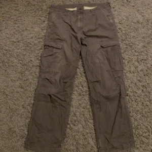 Carhartt cargos - W34 L32