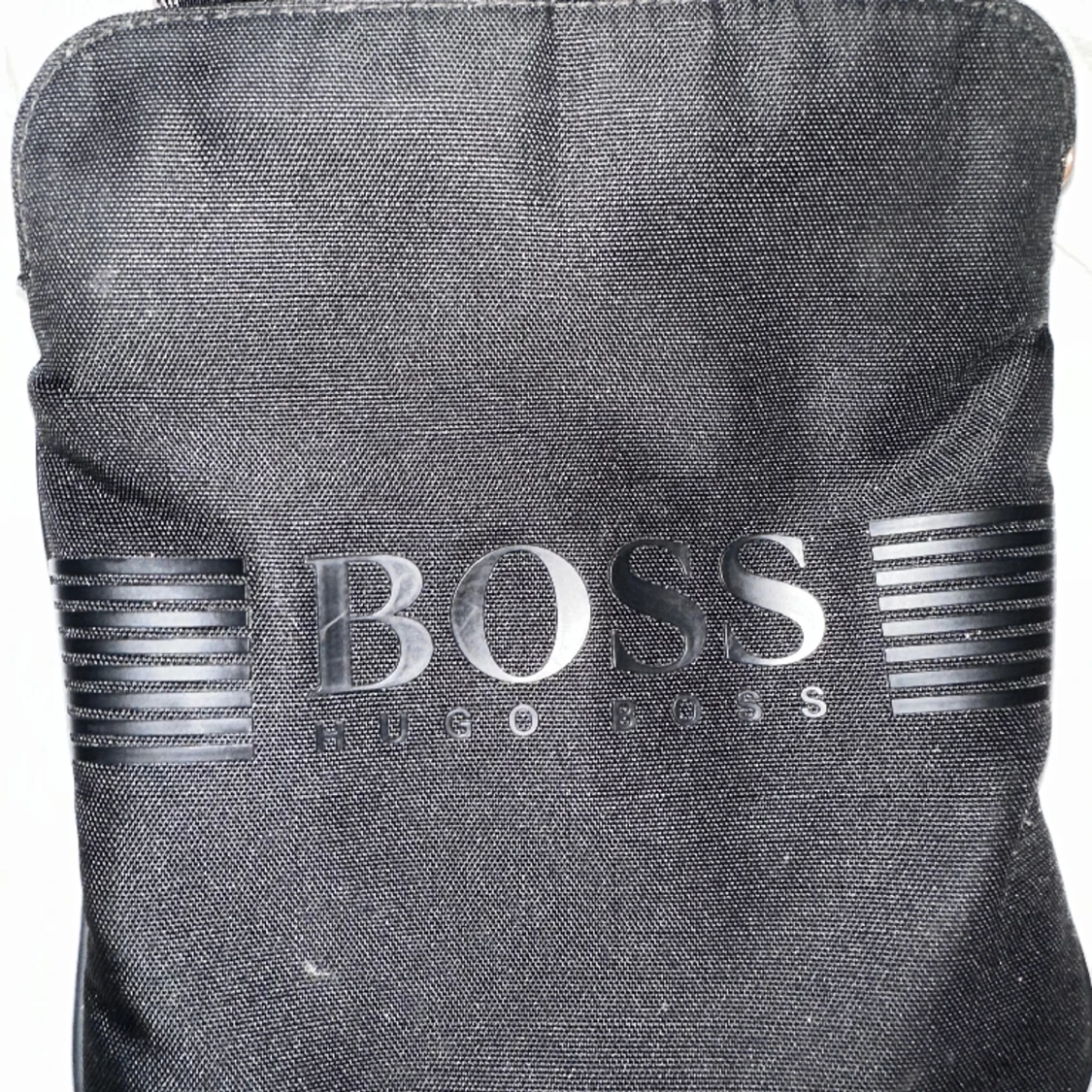 Hugo boss väska - 90
