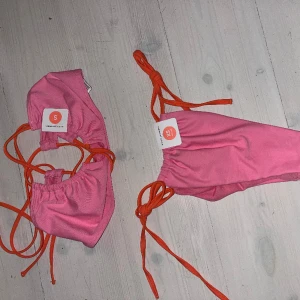 Bikini set - Oanvänt, lappar kvar! Topp S, underdel XS. 100kr, pris kan diskuteras vid snabb affär. Kan frakta eller mötas upp 