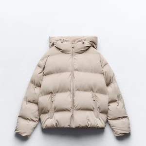 Jacka zara - Vinterjacka i xs från zara, suuperfin och använd bara en gång så som ny. Slutsåld på hemsidan🤍