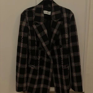 Kavaj ivyrevel  - Storlek 36, knappt använd 