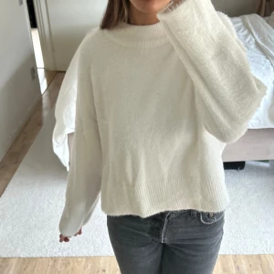 Vit tröja - Vit ”stickad” tröja från h&m