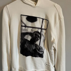 Limitato Hoodie - Använd 3 gånger i storlek m. Pris 800