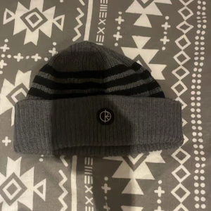 Polar mössa - One size polar mössa skick 7/10