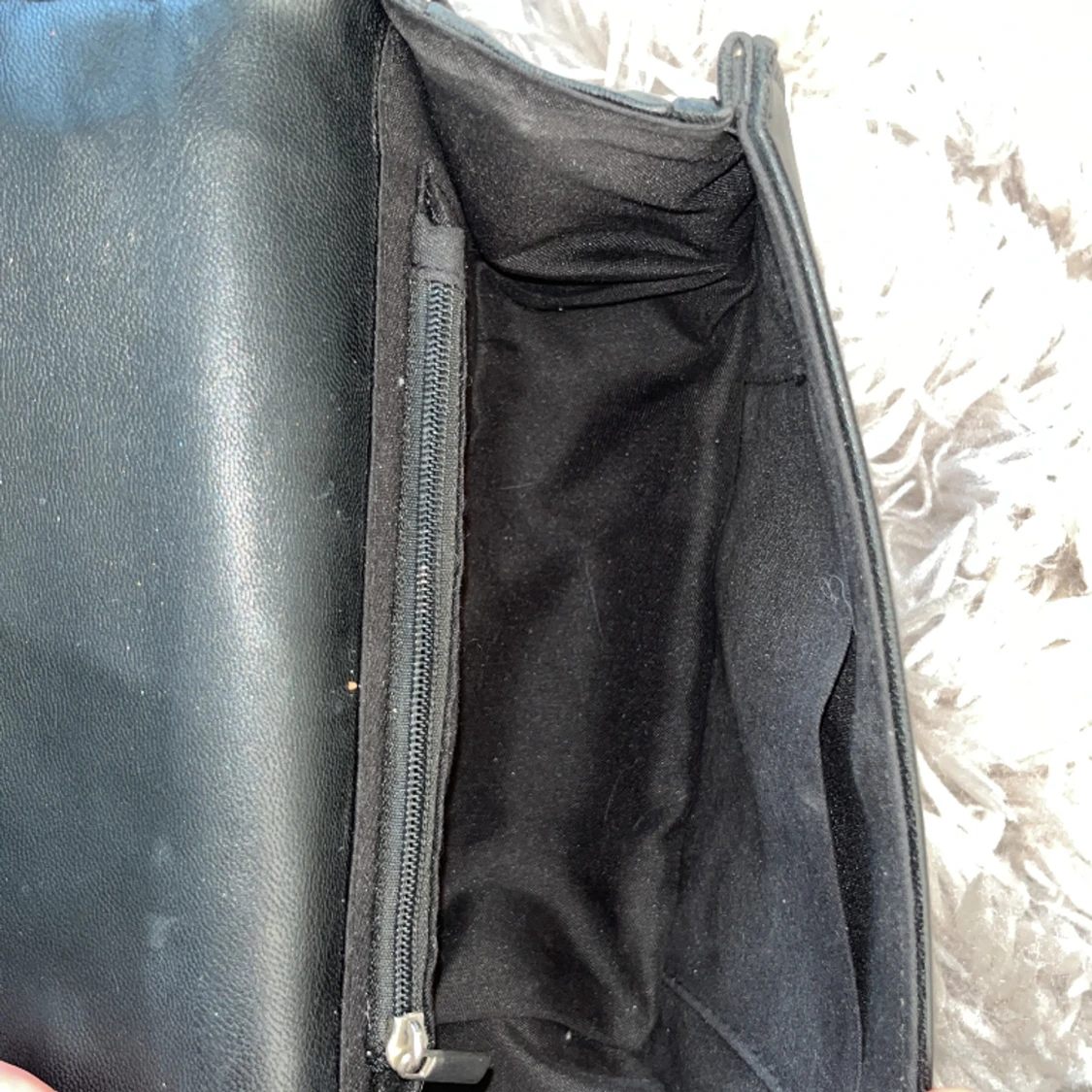 Svart handväska! - 91