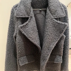 Teddyjacka teddy kappa kort kappa trench - Storlek M. Köptes på Vinted. Superfin!